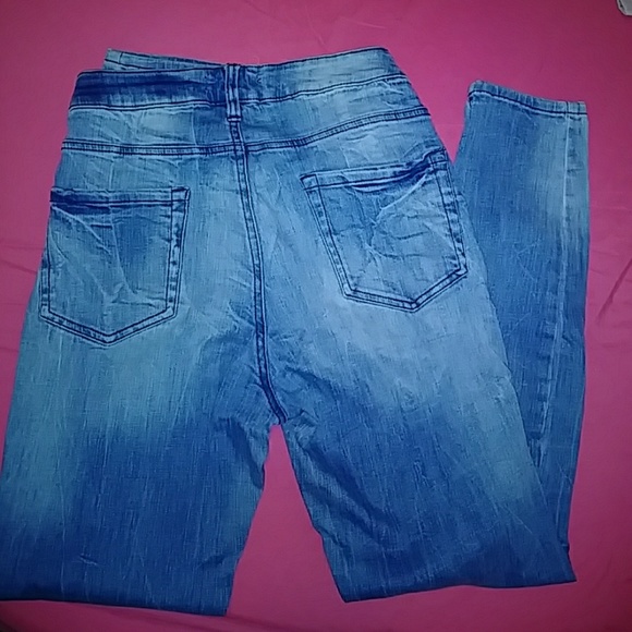 Jeans - Picture 2 of 4